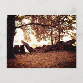 Dolmen megalítico en la postal británica