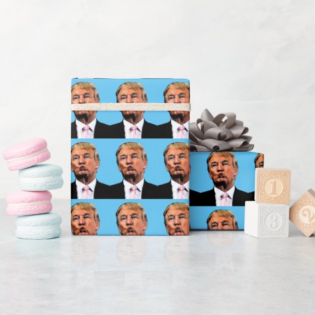 DONALD TRUMP BESÓ PAPEL DE RAPAS DE CUMPLEAÑOS (Baby Shower)