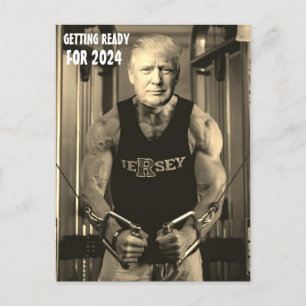 DONALD TRUMP EN LA TARJETA POSTAL GYM 2024