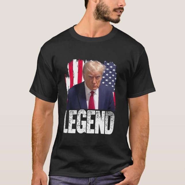 Donald Trump lega camiseta con la bandera de Estad (Anverso)