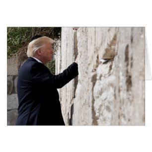 Donald Trump pone la nota en pared occidental