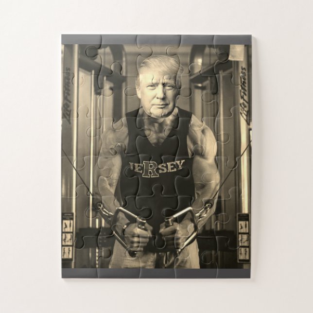 DONALD TRUMP TRABAJANDO EN EL PUZZLE DE JIGSAW (Vertical)