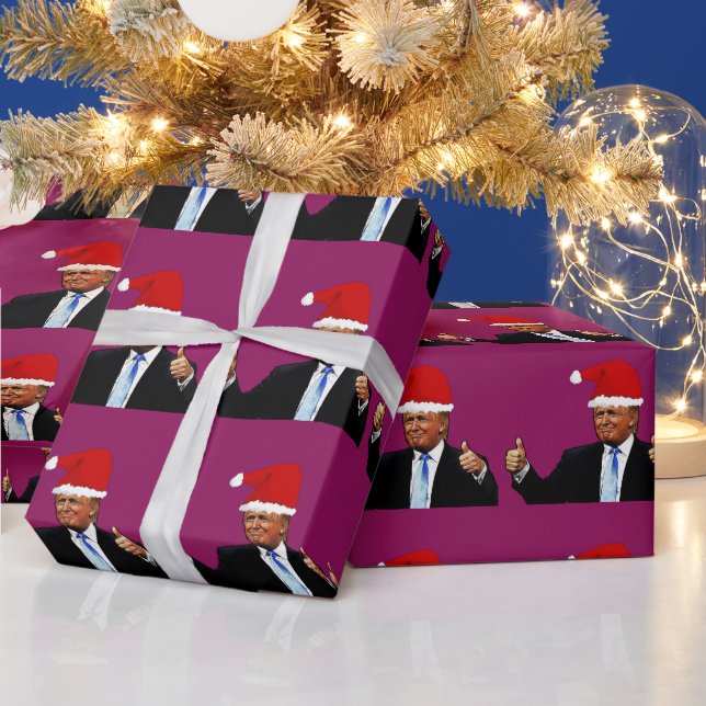 DONALD TRUMP USANDO PAPEL DE SANTA WRAPPING (Vacaciones)