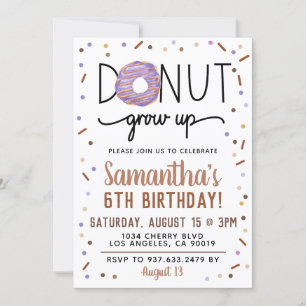 Donut de chocolate crece para la invitación de cum