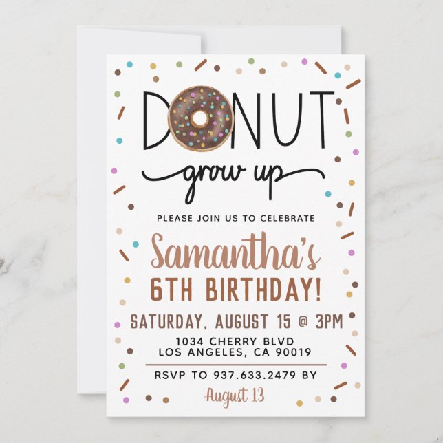 Donut de chocolate crece para la invitación de cum (Anverso)