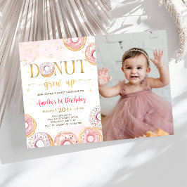 Donut de oro rosado crece con invitación a foto de