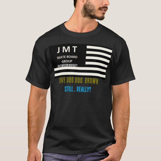 DOO BROWN  Camiseta Básica Oscura (Anverso)