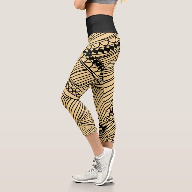 Doodle 1A Black Warm Beige Capri Leggings (Izquierda)