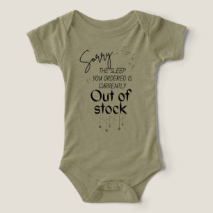 Dormir fuera del traje de bebé de camiseta de la b