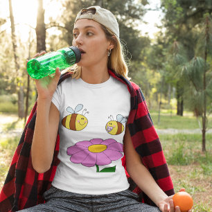 Dos Abejas Y Una Camiseta De Flor