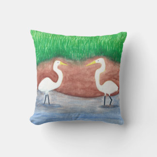Dos alverjas blancas bañadas en almohadas de agua