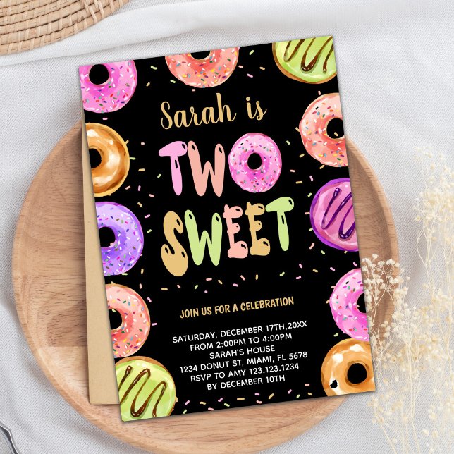 Dos dulces invitaciones de cumpleaños de donut neg (Two Sweet Black Donut Birthday Invitations)