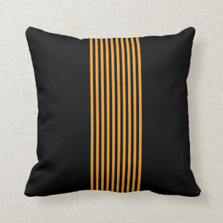 Dos en una almohada de tiro blanco y negro