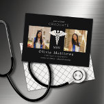 Dos Enfermerías de fotos MSN Black White Insignia<br><div class="desc">Estos profesionales de 5" x 7" Master en invitaciones de Enfermería presentan una insignia médica blanca (Caduceus Rod-of Asclepius) sobre un fondo negro en el centro con marcadores de posición para dos de tus fotos favoritas sobre un fondo negro con letras blancas.</div>