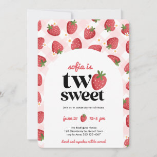 Dos invitaciones de cumpleaños a la fresa dulce
