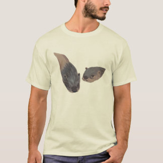 Dos nutrias que pintan camisetas de té