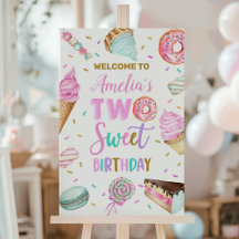 Dos postres dulces Signo de bienvenida de cumpleañ