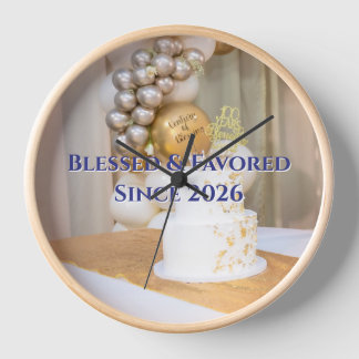 dotCATHOLIC Reloj de Pared Bendito Favorecido 10"