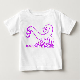 ¡DRAGÓN A BORDO! MAGENTA 2 de la camiseta del bebé