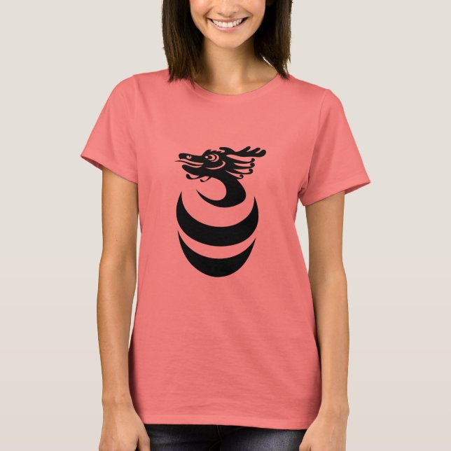 Dragón negro en camiseta de huevo (Anverso)