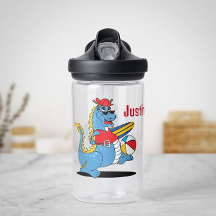 Dragón yendo a la botella de agua de la playa para