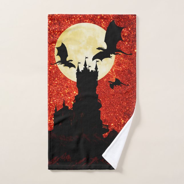 Dragones volando, castillo acantilado, luna llena, (Toalla de mano)