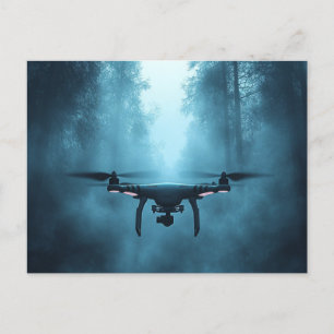Dron en la tarjeta postal del bosque de niebla neg