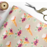 Ducha nupcial o papel de envolver con flores de cu<br><div class="desc">Las flores moradas y el papel de envolvimiento de helados son perfectos para un cumpleaños de verano o una ducha de novia. Flores violetas y claras con helados rosas. ¡Un patrón único y divertido! Todos los diseños son © SUGAR AND SPICE INVITATIONS.LLC</div>