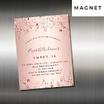 Dulce 16 estrellas de oro rosa imán de invitación<br><div class="desc">Una invitación moderna,  elegante y glamorosa a un chica dulce de 16 años. Un fondo dorado rosa con estrellas de oro subió. El nombre está escrito con un guión moderno de estilo con letras de color rosa oscuro y dorado. Personalice y agregue los detalles de su fiesta.</div>
