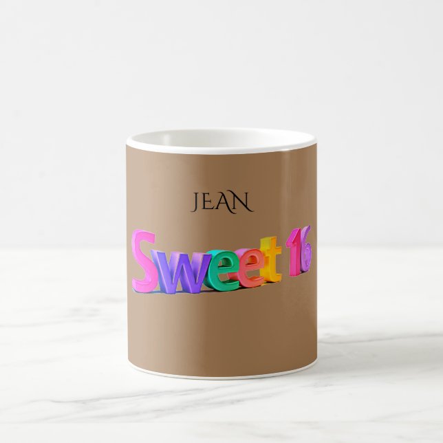 Dulce 16 taza con nombre personalizado. (Centro)