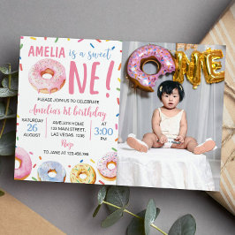 Dulce Invitación de un Donut al primer cumpleaños