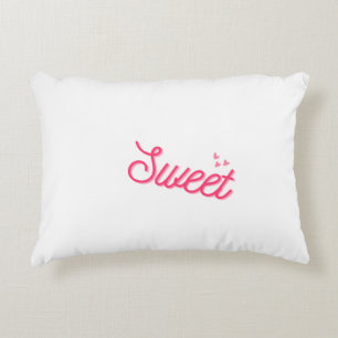 “Dulce Serenidad: Almohada Decorativa Blanca”