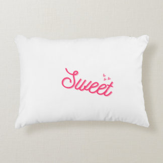 “Dulce Serenidad: Almohada Decorativa Blanca”
