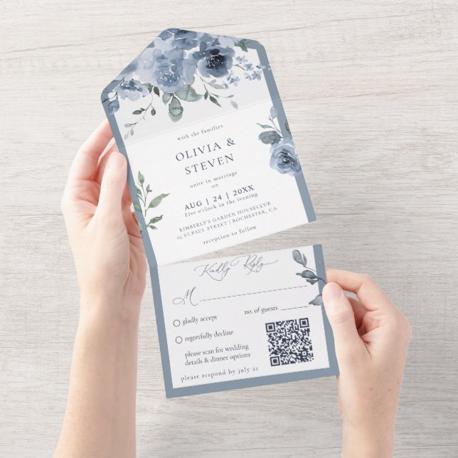 Dusty Blue Floral QR Code Todo En Una Invitación (desgarro)