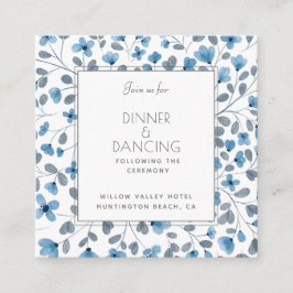 Dusty Blue Floral Wedding Tarjeta de Alojamiento d