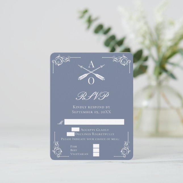 Dusty Blue Monogram y Tarjeta RSVP de matrimonio p (Anverso de pie)