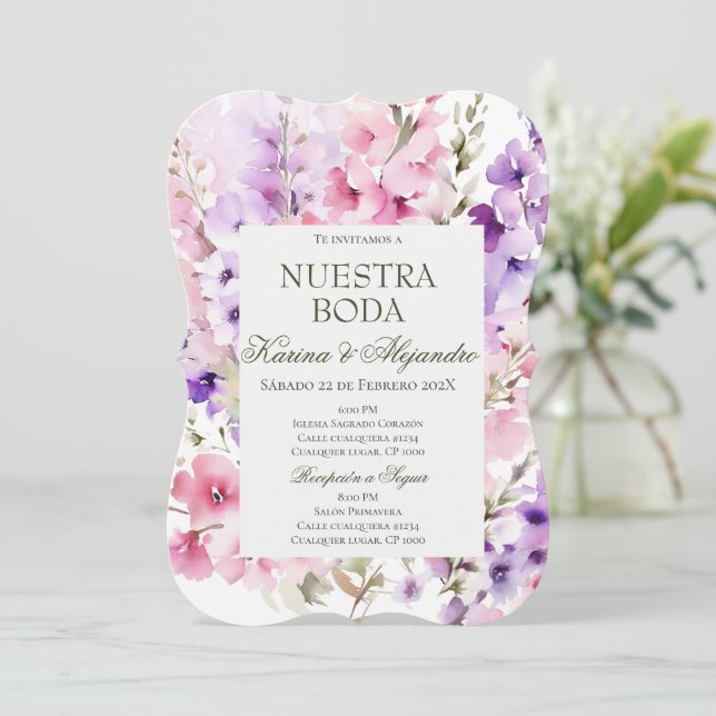 Dusty Purple Floral Elegante Boho Invitación Boda (Anverso de pie)