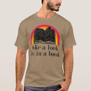 Echa un vistazo a un libro gracioso de la camiseta