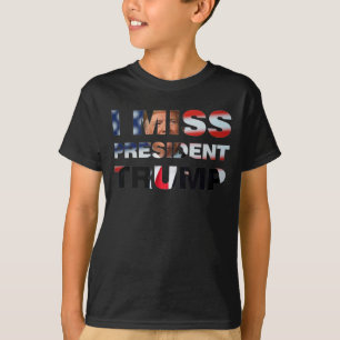 Echo de menos al presidente Trump en una camiseta