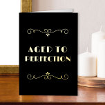 Edad a la perfección Vintage Art Deco Gold<br><div class="desc">Graciosa tipografía vintage Tarjeta de cumpleaños en Relieve metalizado de oro de lujo sobre negro. Este diseño tipográfico es sencillo y elegante, con letras "envejecidas a la perfección" y enmarcado con rollos de estilo art decó. También puede editar el saludo de cumpleaños dentro de la tarjeta si lo desea -...</div>