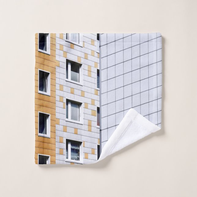 Edificio blanco y naranja (Toallita)
