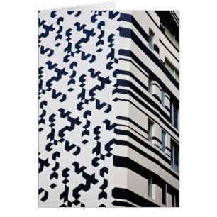 Edificio moderno en blanco y negro en Hong Kong