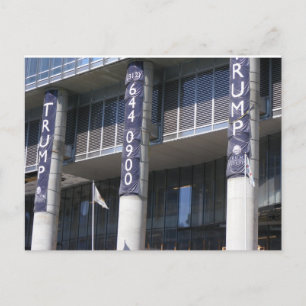 Edificio Trump en la postal de Chicago