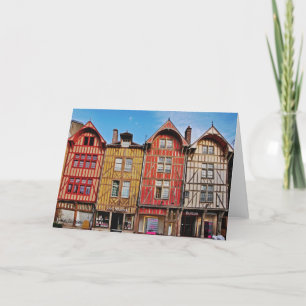 Edificios coloridos en tarjeta de felicitación de