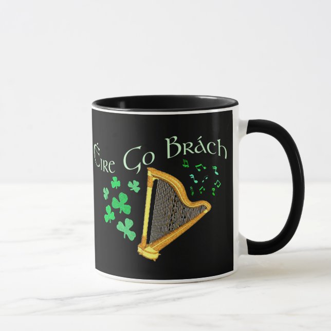 Eire va las tazas de Brach (Derecha)