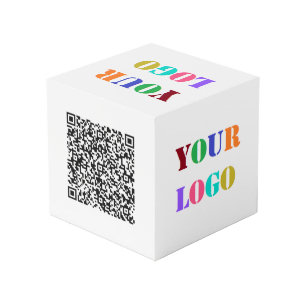 Ejemplo de cubo promocional con código QR y logoti
