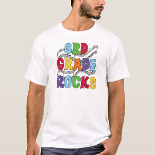 El 3ro grado multicolor oscila las camisetas y los