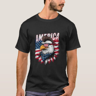El águila calva estadounidense con una camiseta de