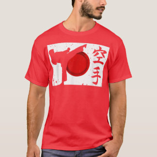 El alto puntito de la camiseta de karate japonesa