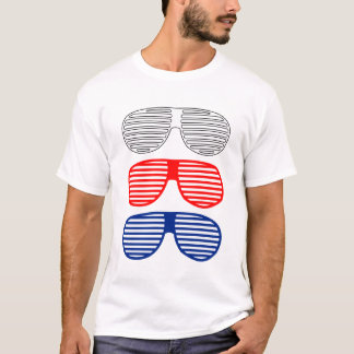El americano sombrea la camisa